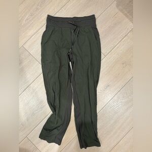 USED Lululemon athletica Dark Green bottoms